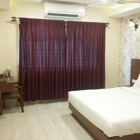 Hotel Mahalakshmi Residency Kolluru Exterior foto