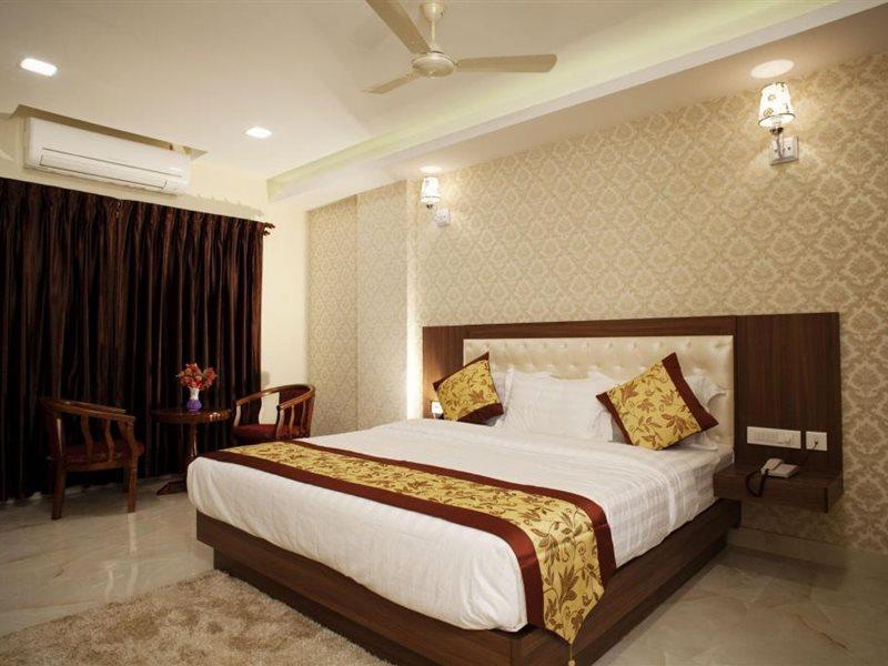 Hotel Mahalakshmi Residency Kolluru Exterior foto